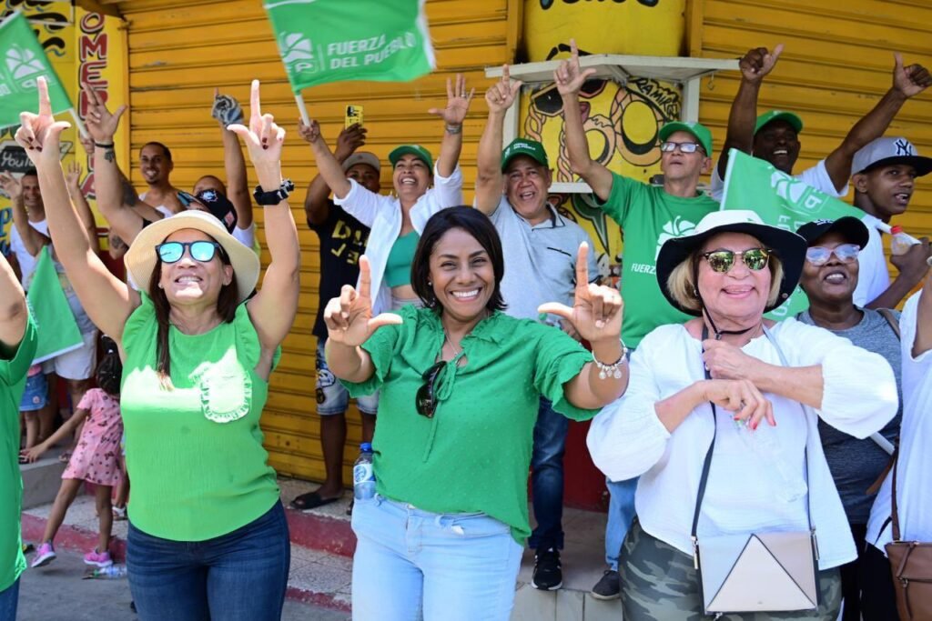 GrzjpJZXsAA20zi-1024x683 Leonel Fernández expresa reconocimiento a las madres dominicanas en su día