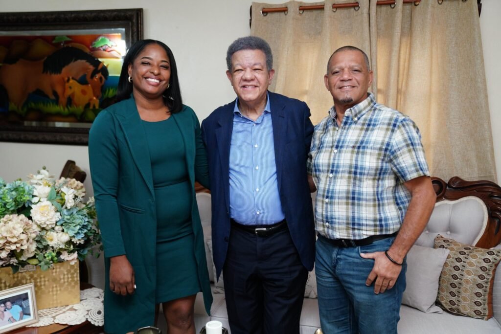 635301037_1441862377590201_3168126673009281214_n-1024x683 Leonel Fernández encabeza juramentación de la dirigente Rosangela Celestino (Chamby) y su equipo en Quisqueya