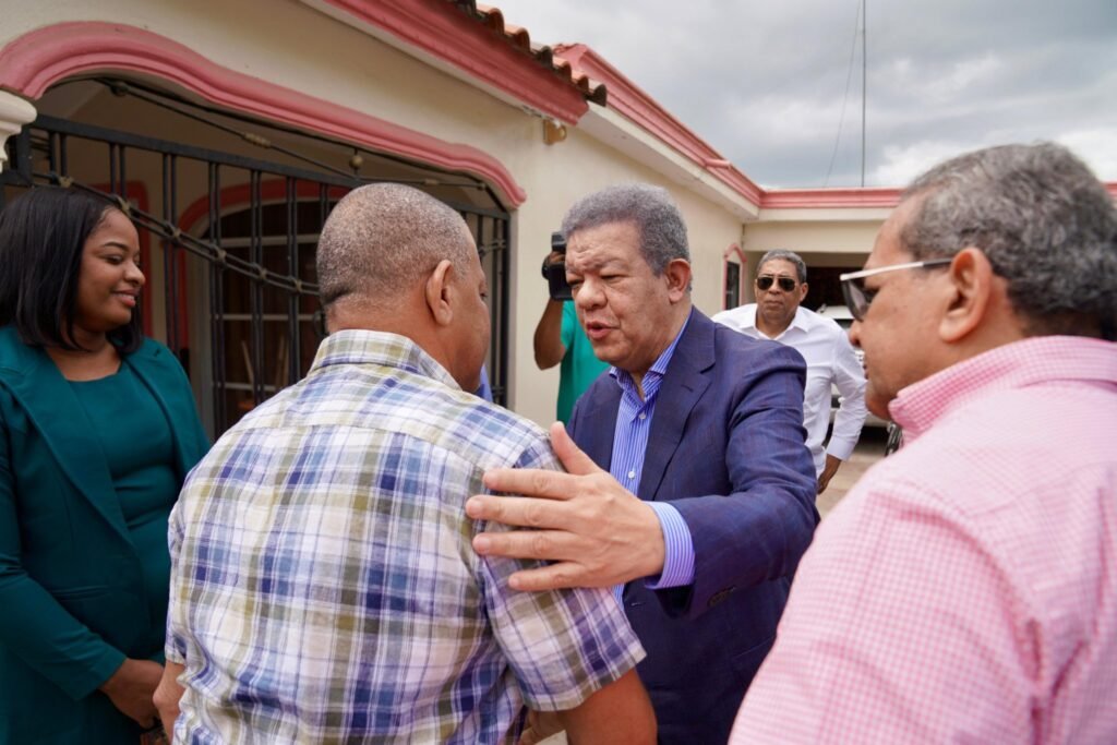 636736405_1441862724256833_1888680022249471043_n-1024x683 Leonel Fernández encabeza juramentación de la dirigente Rosangela Celestino (Chamby) y su equipo en Quisqueya